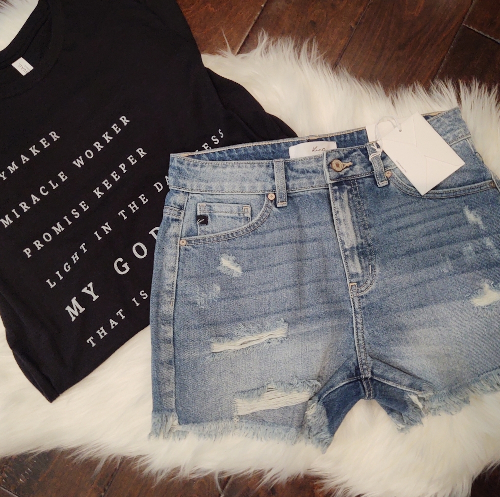 KanCan Shorts - light/med wash